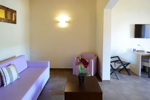 Deluxe Junior Family Room