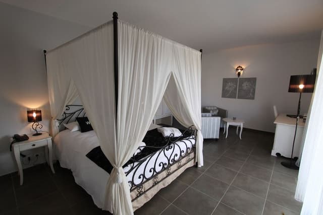 Signature Suite (Madonetta)