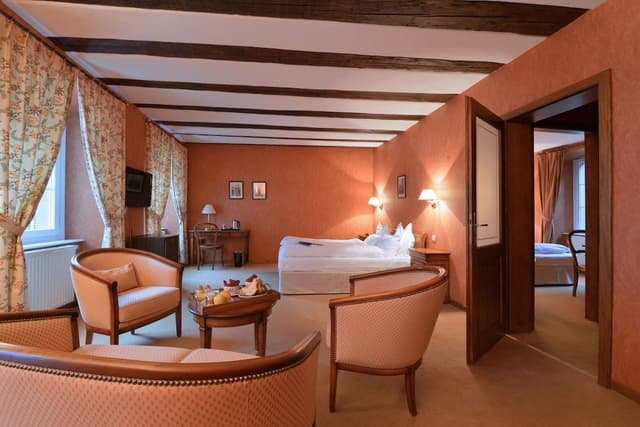 Suite (For 3 or 4 people)