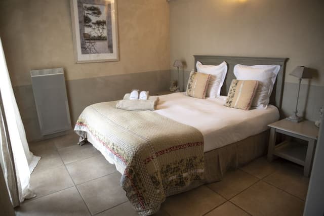 Suite, Terrace, Mountain View