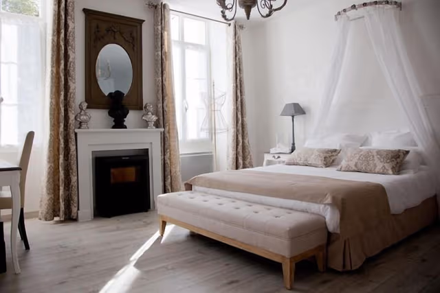 Romantic Suite, Bathtub