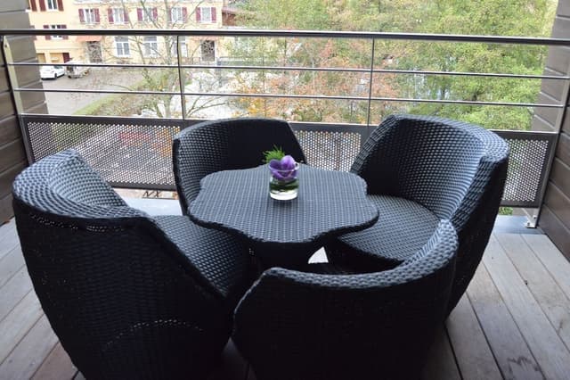 Suite, Lake View
