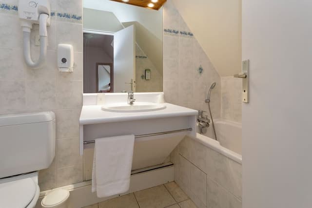 Family Duplex, Connecting Rooms