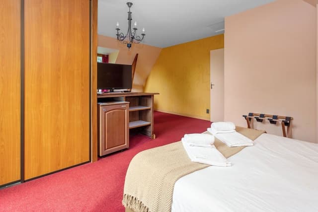 Family Duplex, Connecting Rooms