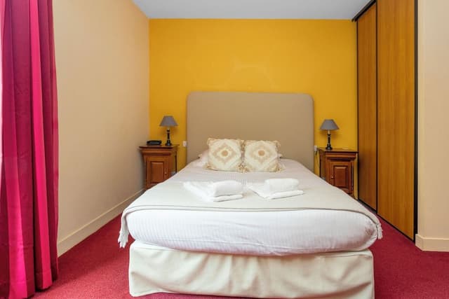 Family Duplex, Connecting Rooms