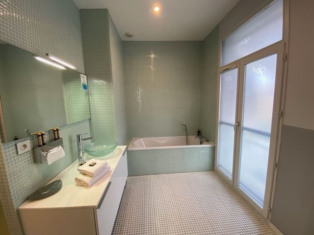 Junior Suite, 1 King Bed (côté Canal Royal)