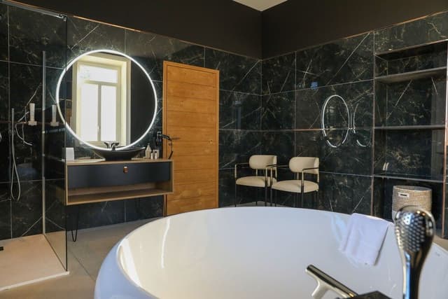 Luxury Suite