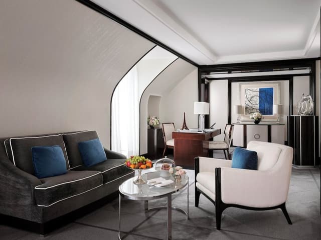 Rooftop Eiffel Tower Suite
