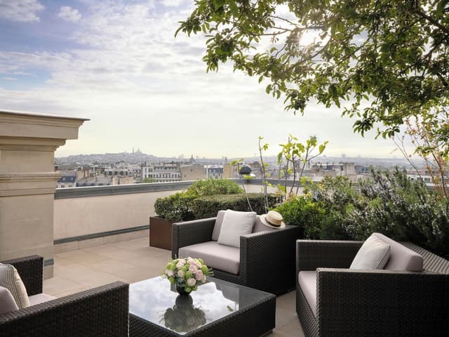Rooftop Garden Suite