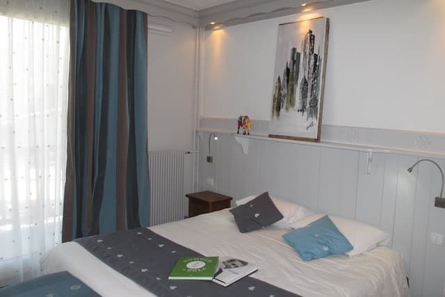 Double or Twin Room with shower