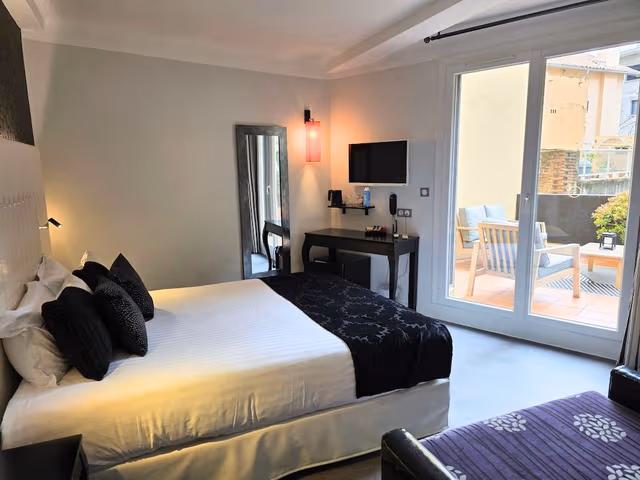 Superior Room, Bathtub, Terrace