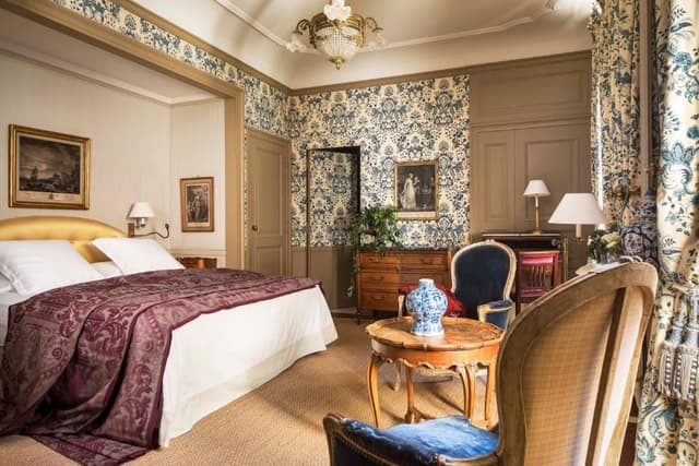 Deluxe king size room (KDX - 108168)