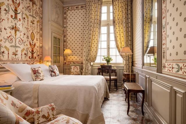 Deluxe king size room (KDX - 108168)