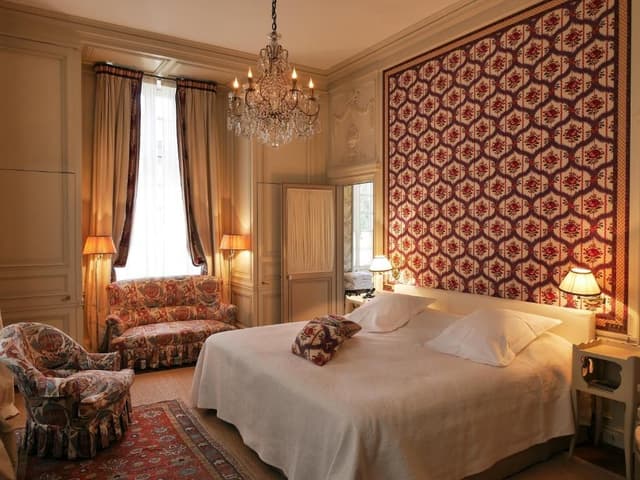 Suite (STE - 108169)