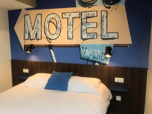 Double Room (Motel)