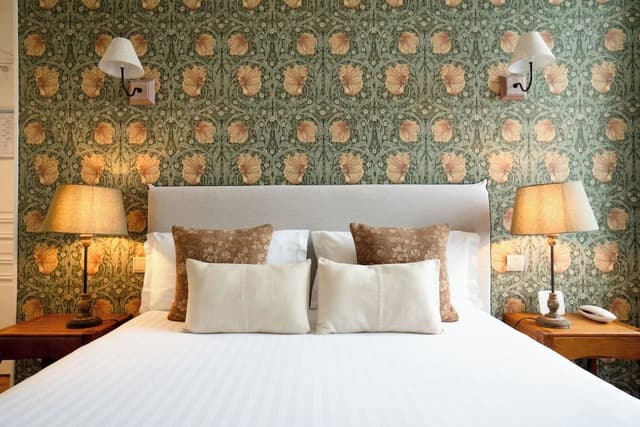 Comfort Room, 1 Queen Bed