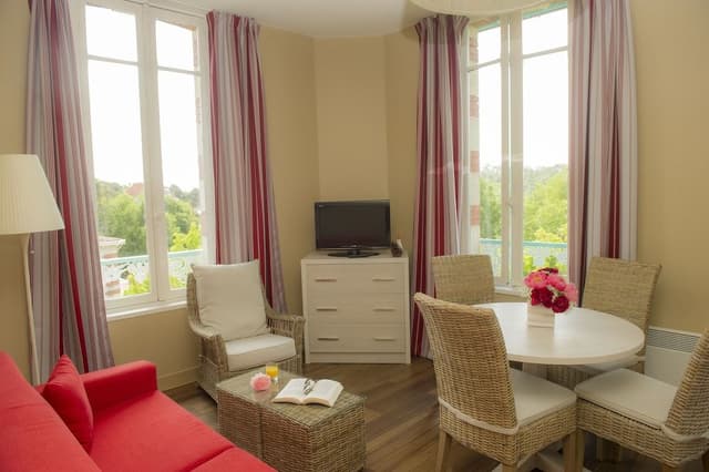 Apartment 1 bedroom, 1 double bed or twin beds and 1 sofa bed