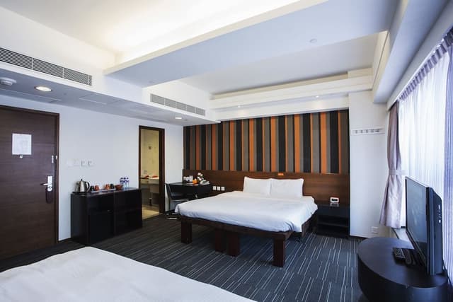 Premium Suite