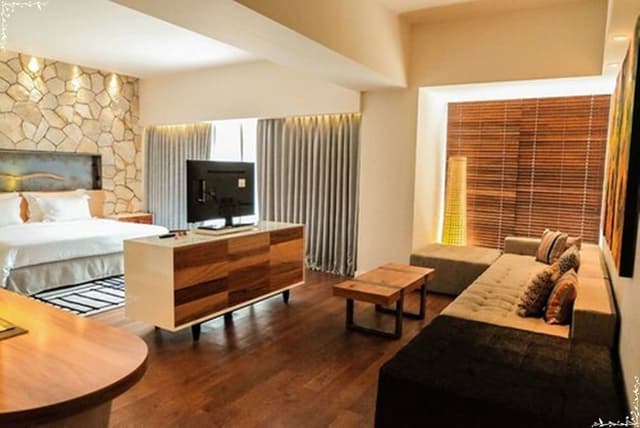 TSand Suite (Standard Check Out at 2:00 PM)