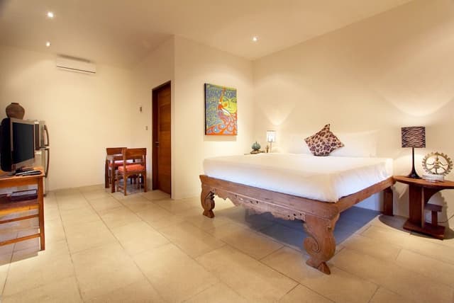Deluxe Studio, 1 King Bed, Kitchen