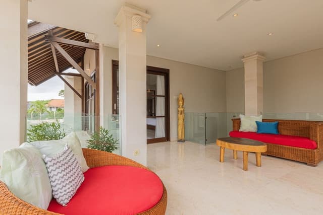 Private Villa with Pool and Garden
