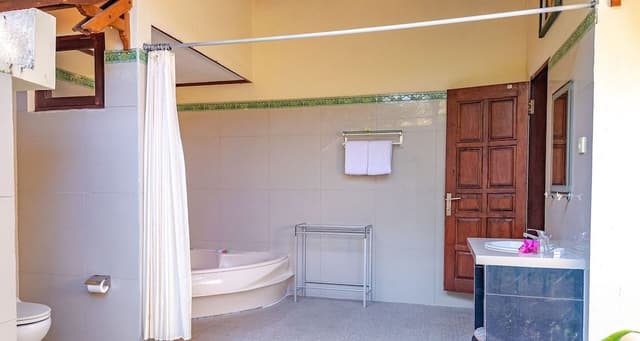 Suite, Garden View