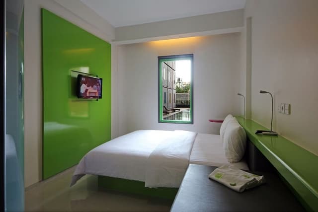 Room (POP!)