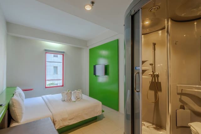 Room (POP!)