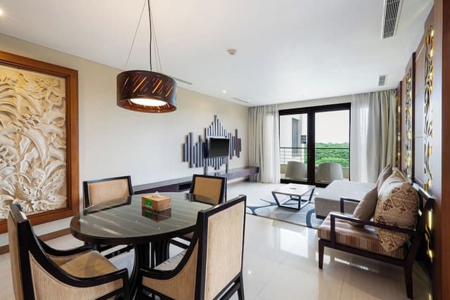 Suite, 1 King Bed, Non Smoking, Balcony