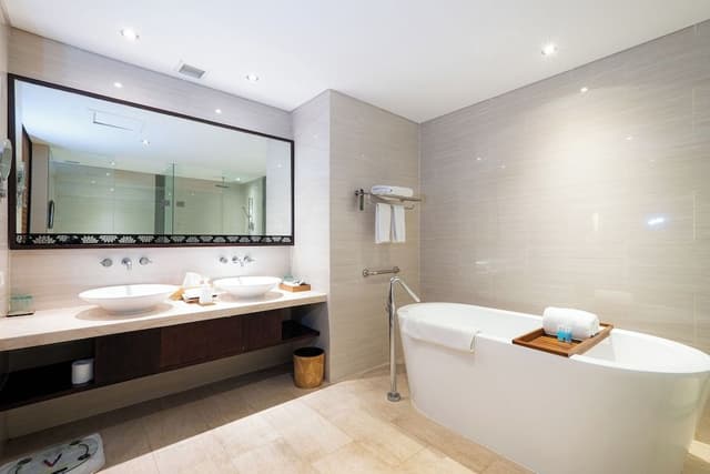 Suite, 1 King Bed, Non Smoking, Balcony