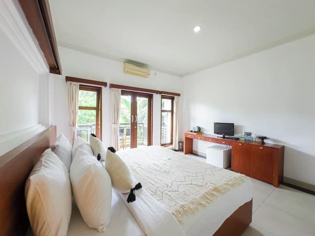 Deluxe Double Room, Bathtub
