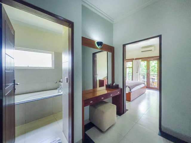 Deluxe Double Room, Bathtub