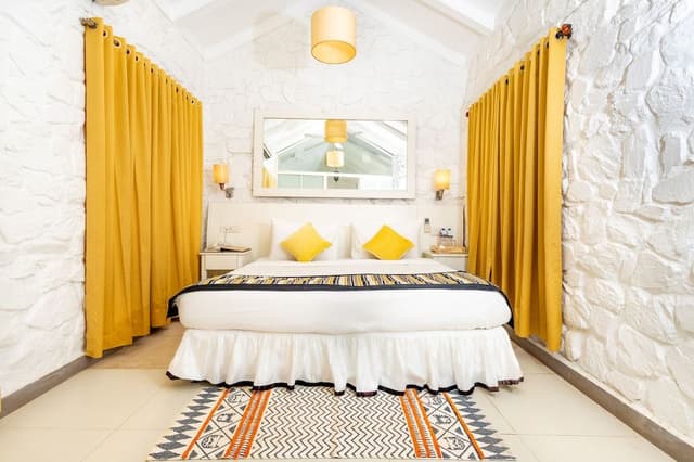 Deluxe Room, Pool View