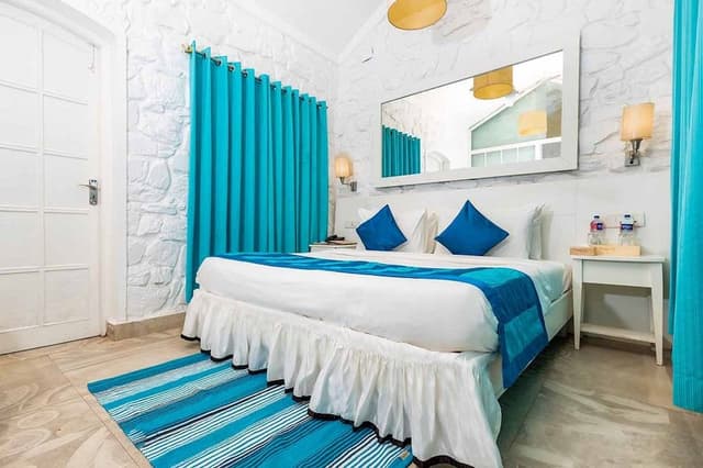Deluxe Room, Pool View