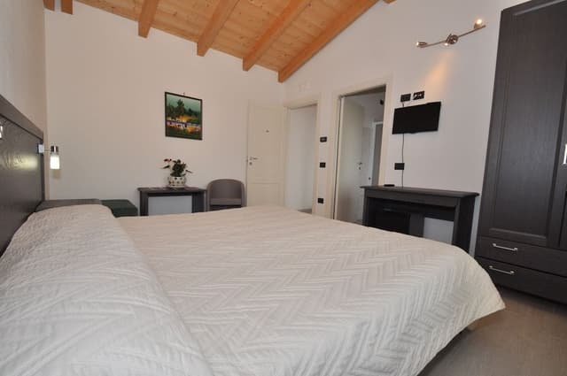 Deluxe Twin Room, 1 Bedroom, Mountain View, Poolside