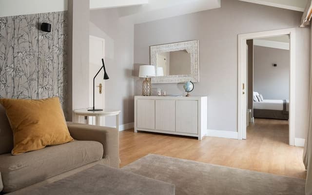 Suite (Attic)