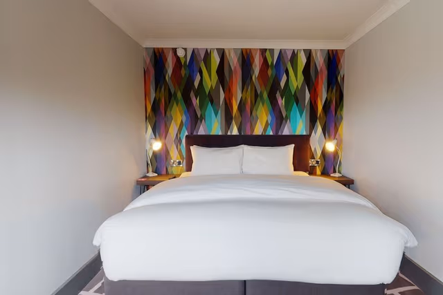 Compact Double, 1 King Bed