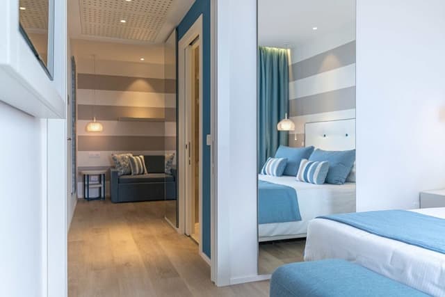 Junior Studio Suite