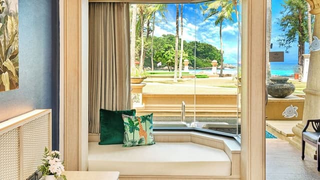 Superior Room, Pool Access