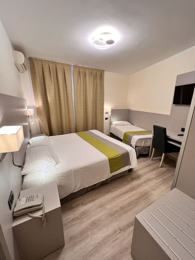 Triple Room