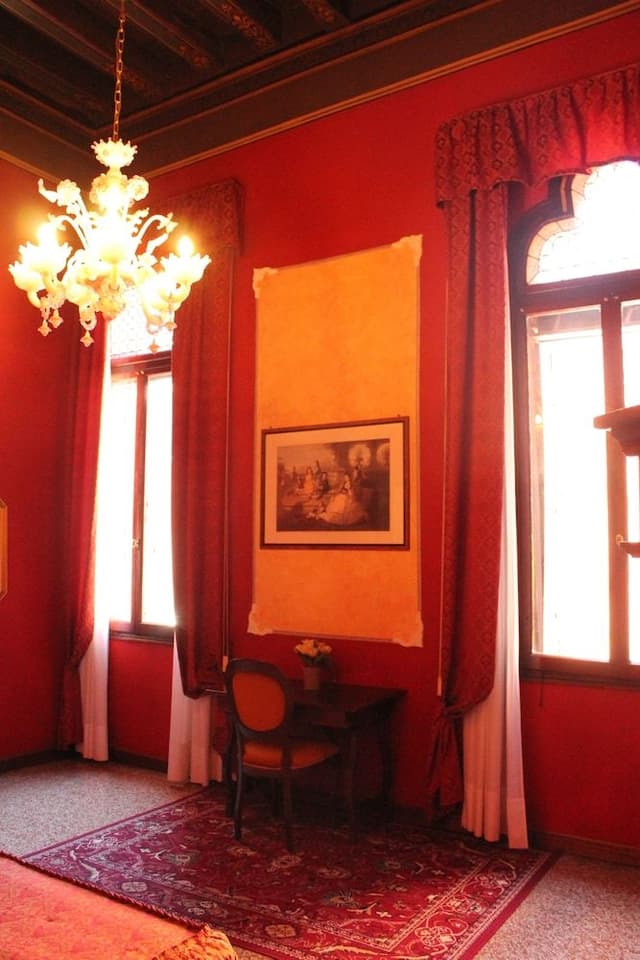 Superior Double Room, Canal View