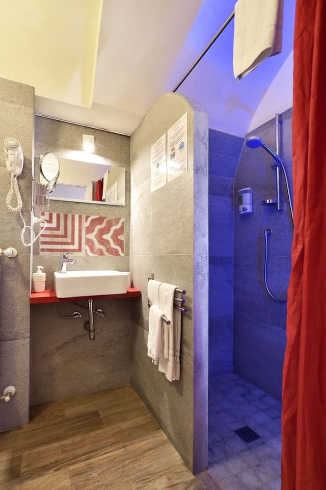 Economy Double Room, 1 Queen Bed