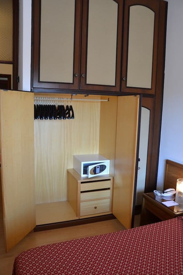 Double or Twin Room, Partial Sea View