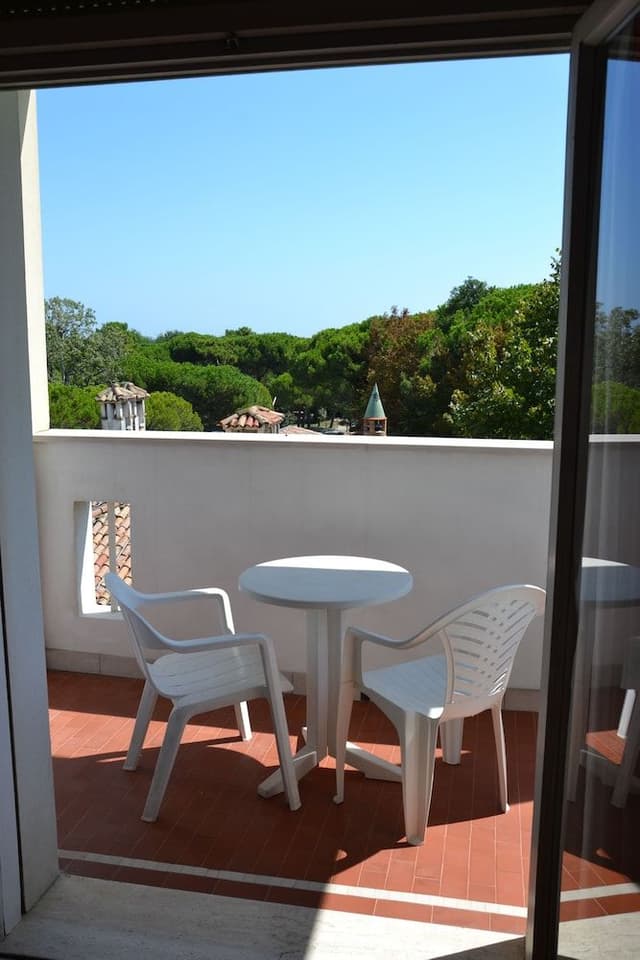Double or Twin Room, Partial Sea View