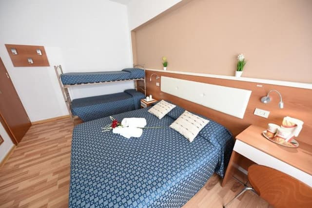 Quadruple Room, Ensuite, Partial Sea View