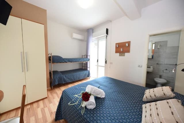 Quadruple Room, Ensuite, Partial Sea View