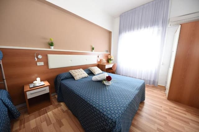 Quadruple Room, Ensuite, Partial Sea View