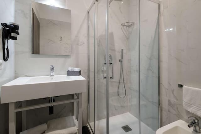 Deluxe King Room with Bath Tub and Balcony - Non-Smoking