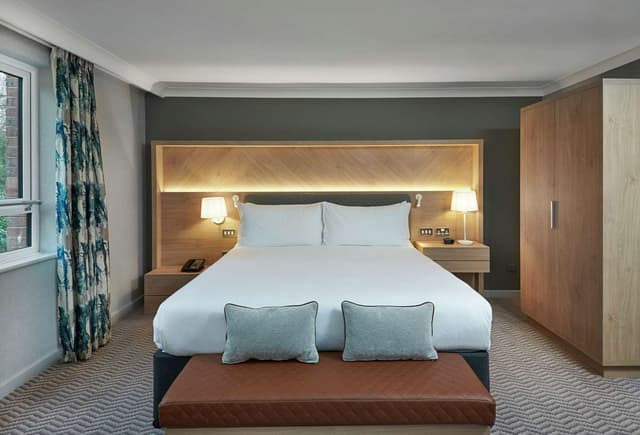 FAMILY SUITE FOR 2 ADULTS AND 3 KIDS