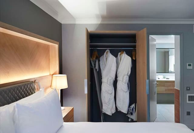 FAMILY SUITE FOR 2 ADULTS AND 3 KIDS